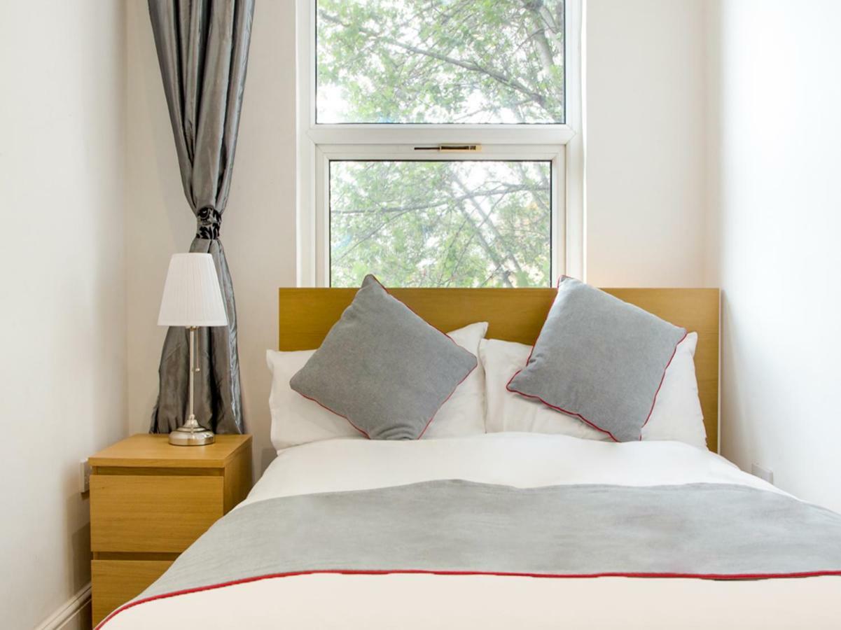 The Broadway Hotel - London Heathrow Саутхол Екстериор снимка
