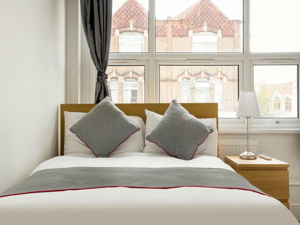 The Broadway Hotel - London Heathrow Саутхол Екстериор снимка