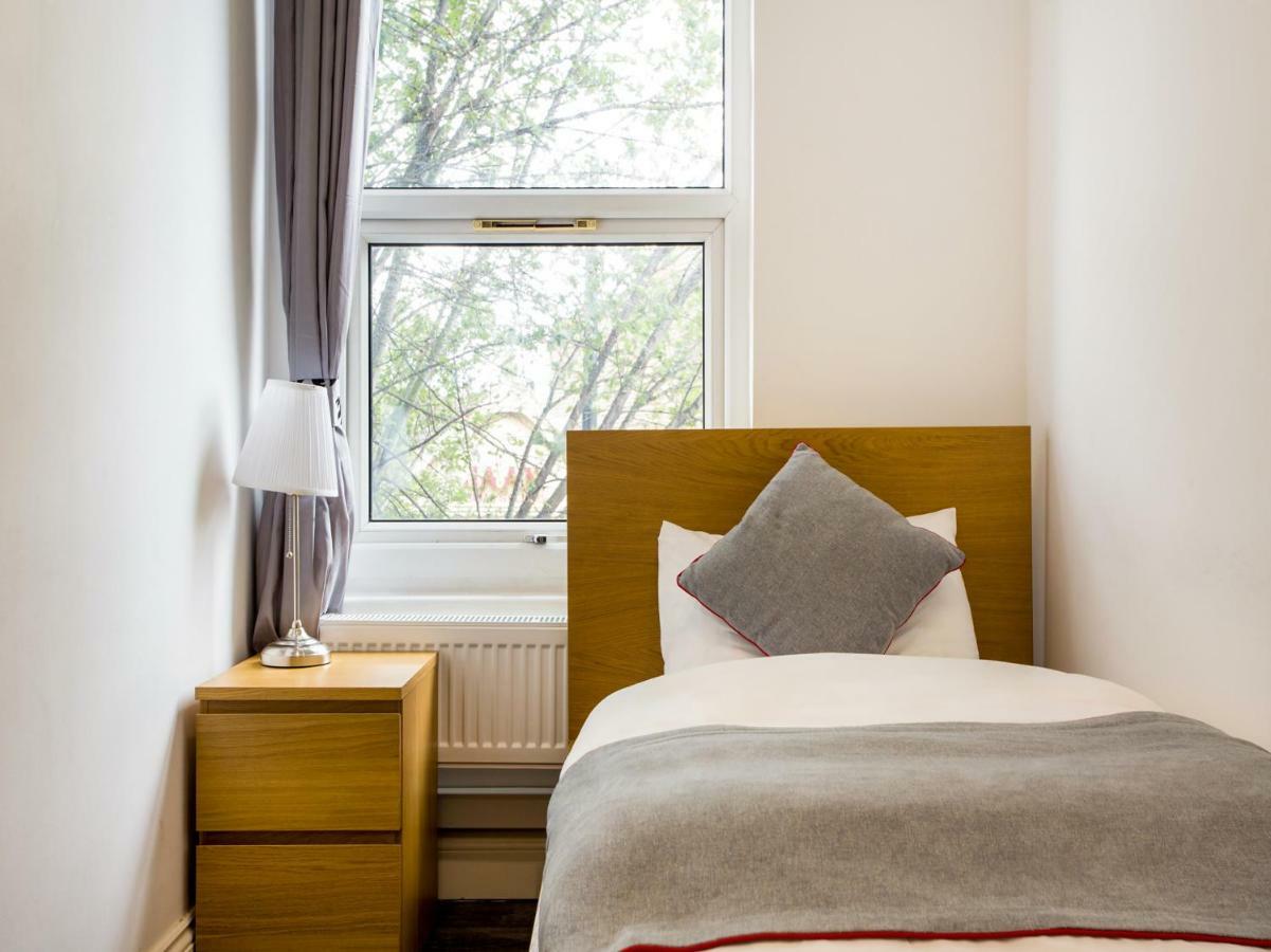 The Broadway Hotel - London Heathrow Саутхол Екстериор снимка