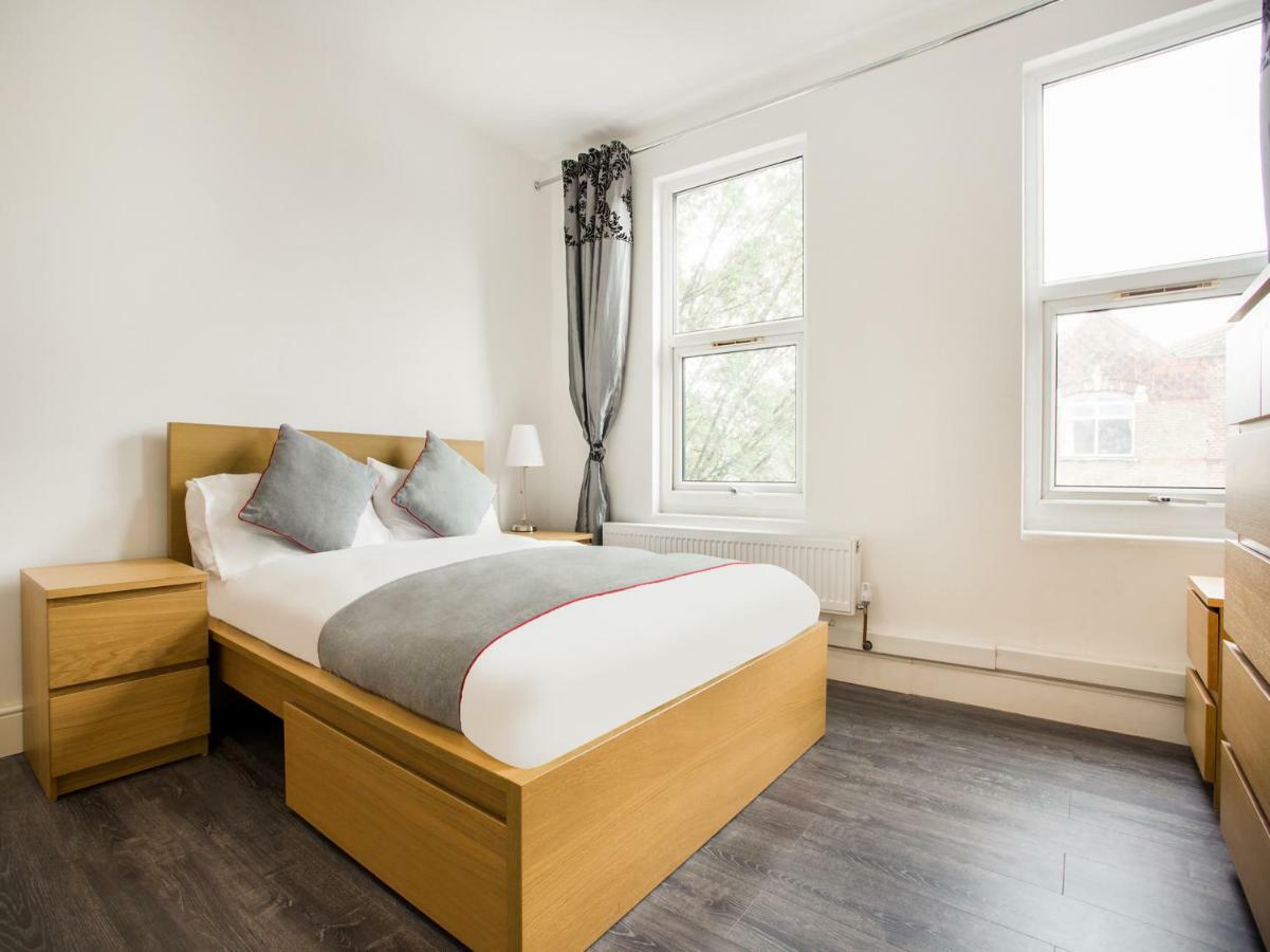 The Broadway Hotel - London Heathrow Саутхол Екстериор снимка