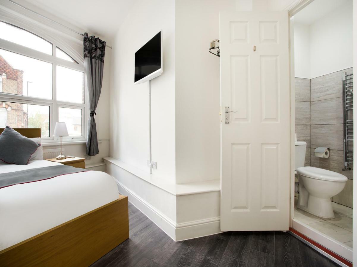 The Broadway Hotel - London Heathrow Саутхол Екстериор снимка