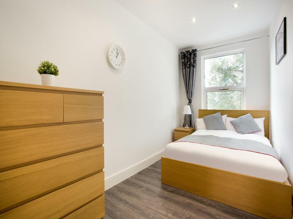 The Broadway Hotel - London Heathrow Саутхол Екстериор снимка